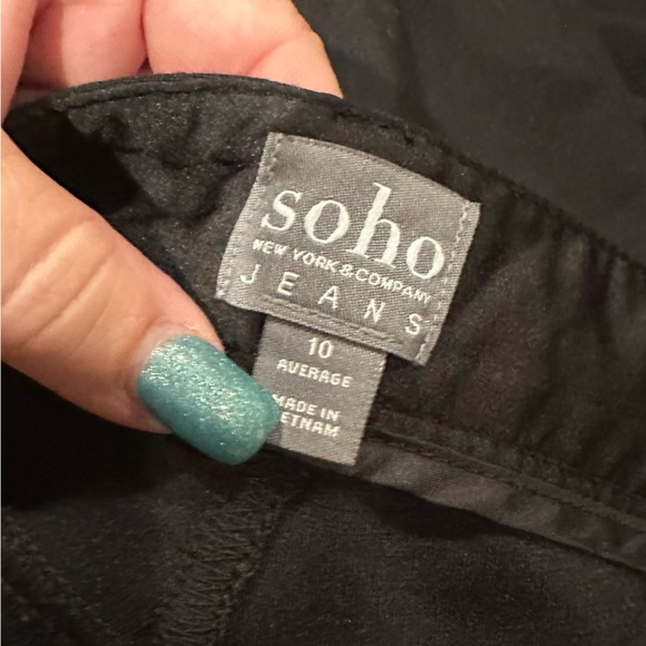 Soho NYC Jeans Women’s 10 Black Stretchy Curvy Boyfriend Button Zip Close - Picture 3 of 3